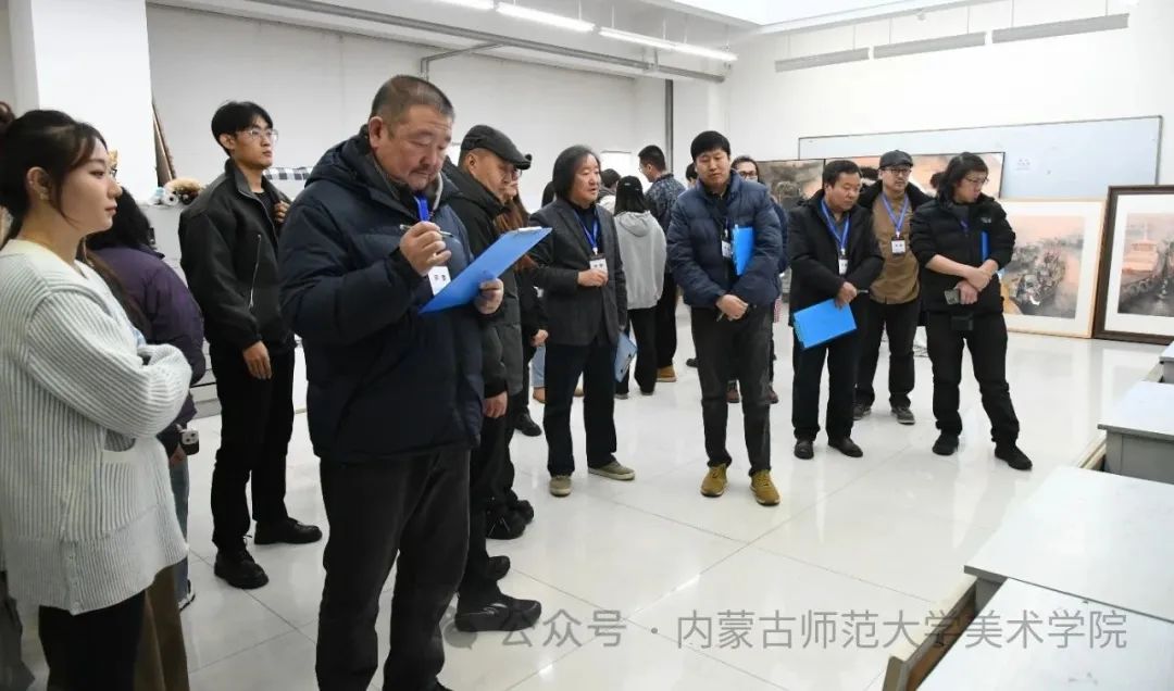 必一运动开展硕士研究生期末教学观摩活动